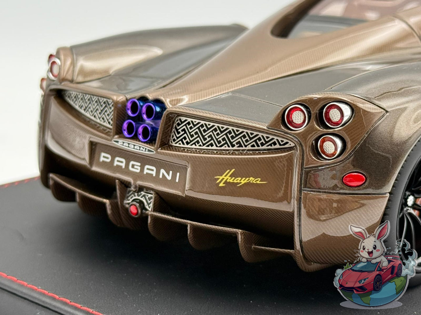 GL Model 1:18 Pagani Huayra Hermes (Brown Carbon Fiber)