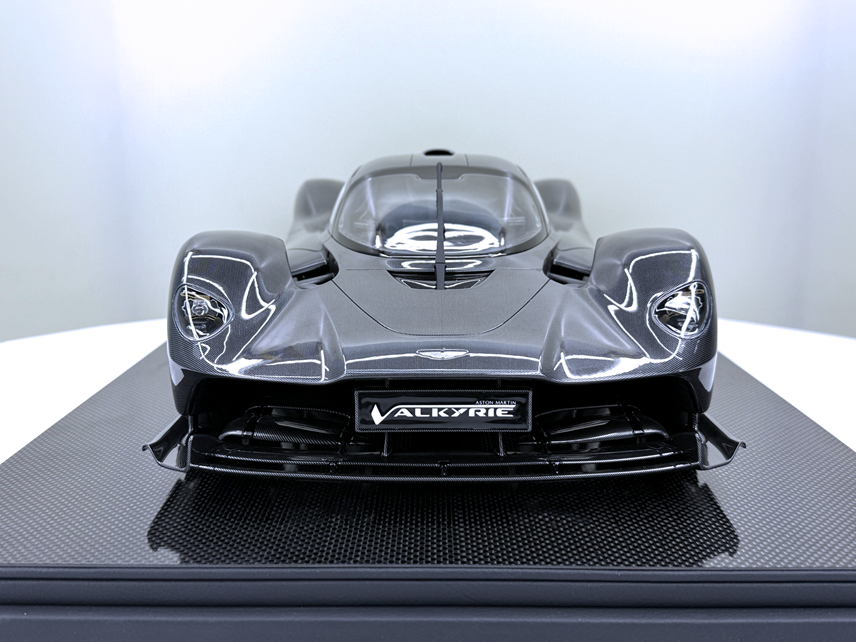 Frontiart 1:8 Aston Martin Valkyrie (Full Carbon)