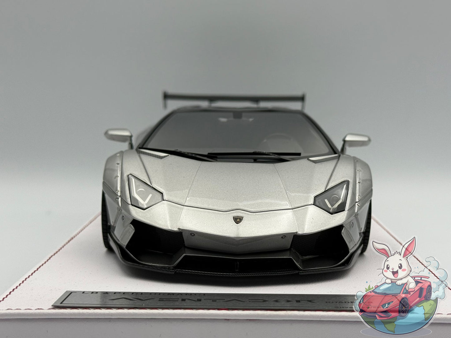 GL Models 1:18 Lamborghini Aventador Roadster LBWK (Silver)
