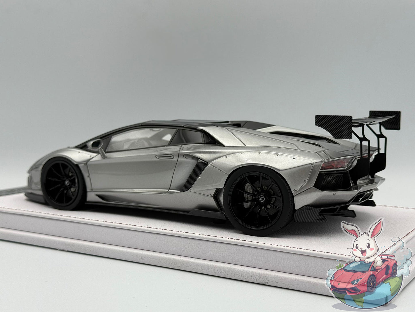 GL Models 1:18 Lamborghini Aventador Roadster LBWK (Silver)