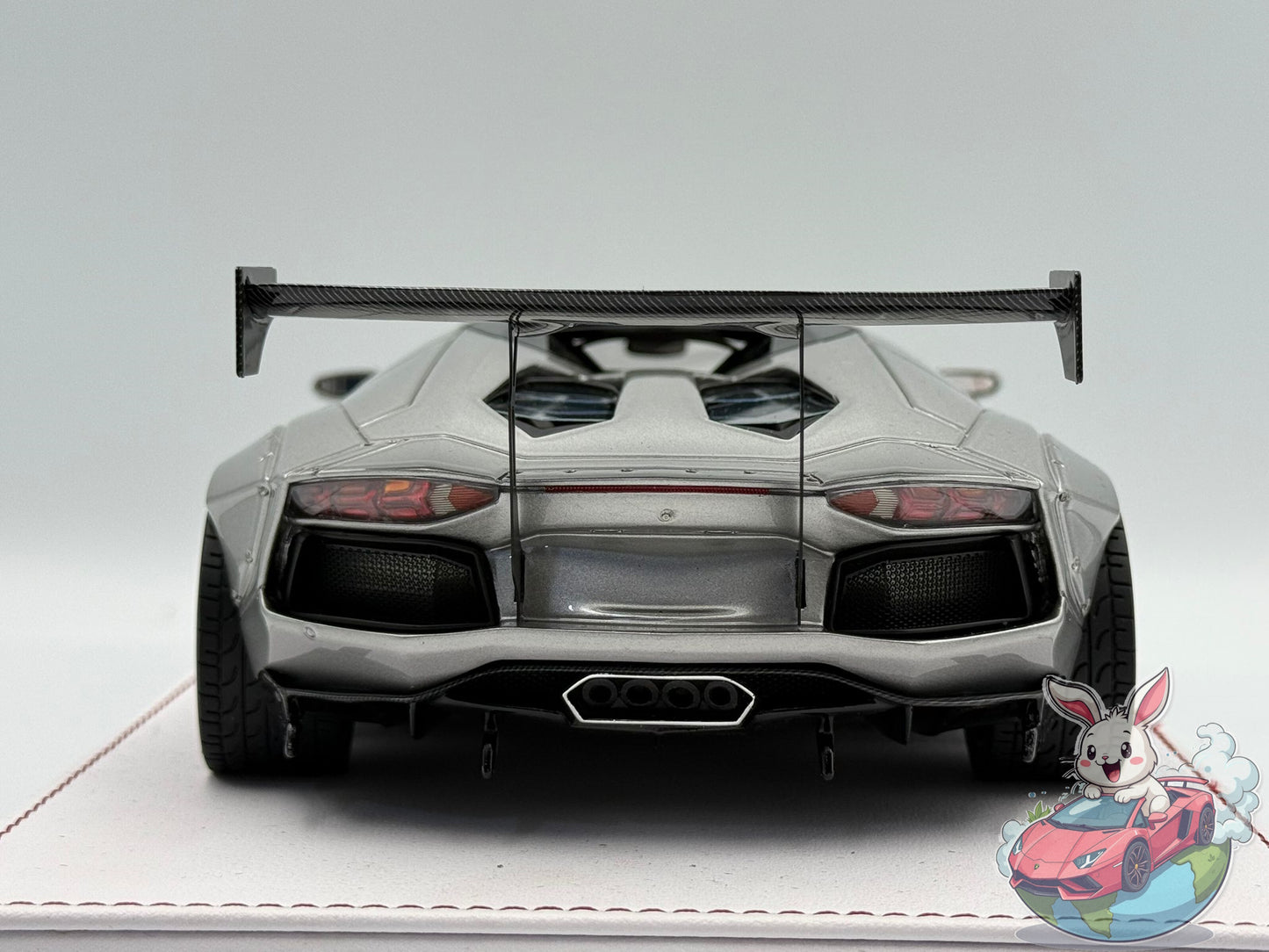 GL Models 1:18 Lamborghini Aventador Roadster LBWK (Silver)