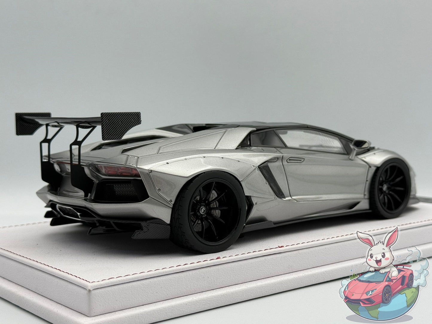 GL Models 1:18 Lamborghini Aventador Roadster LBWK (Silver)