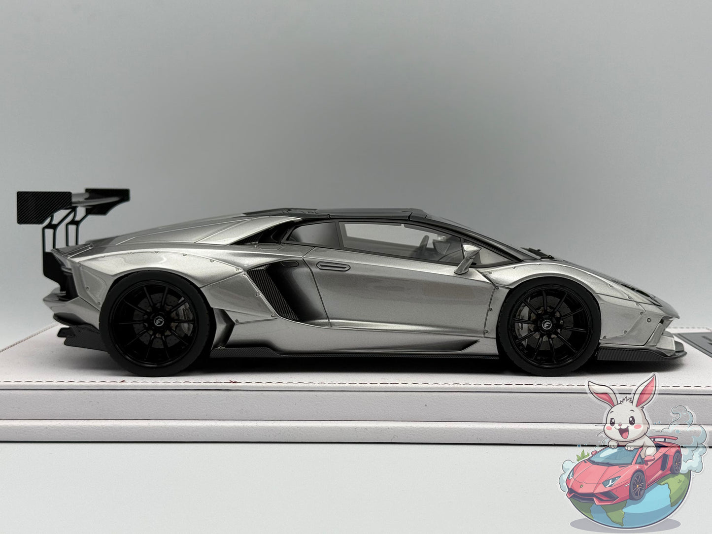 GL Models 1:18 Lamborghini Aventador Roadster LBWK (Silver)