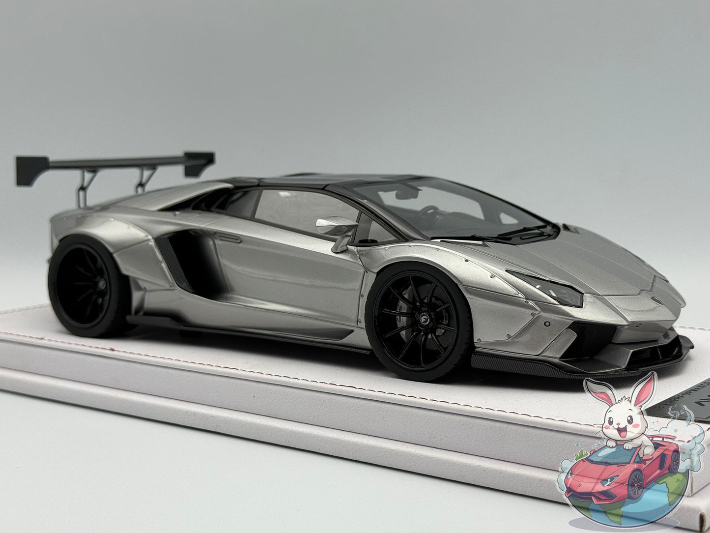 GL Models 1:18 Lamborghini Aventador Roadster LBWK (Silver)