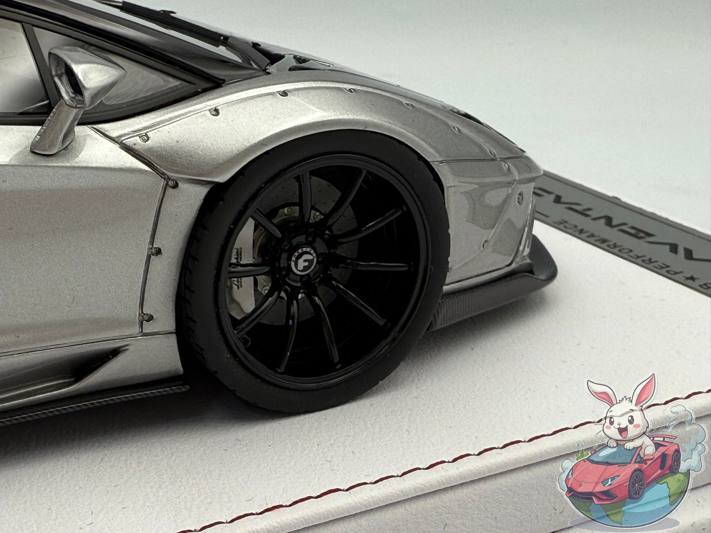 GL Models 1:18 Lamborghini Aventador Roadster LBWK (Silver)