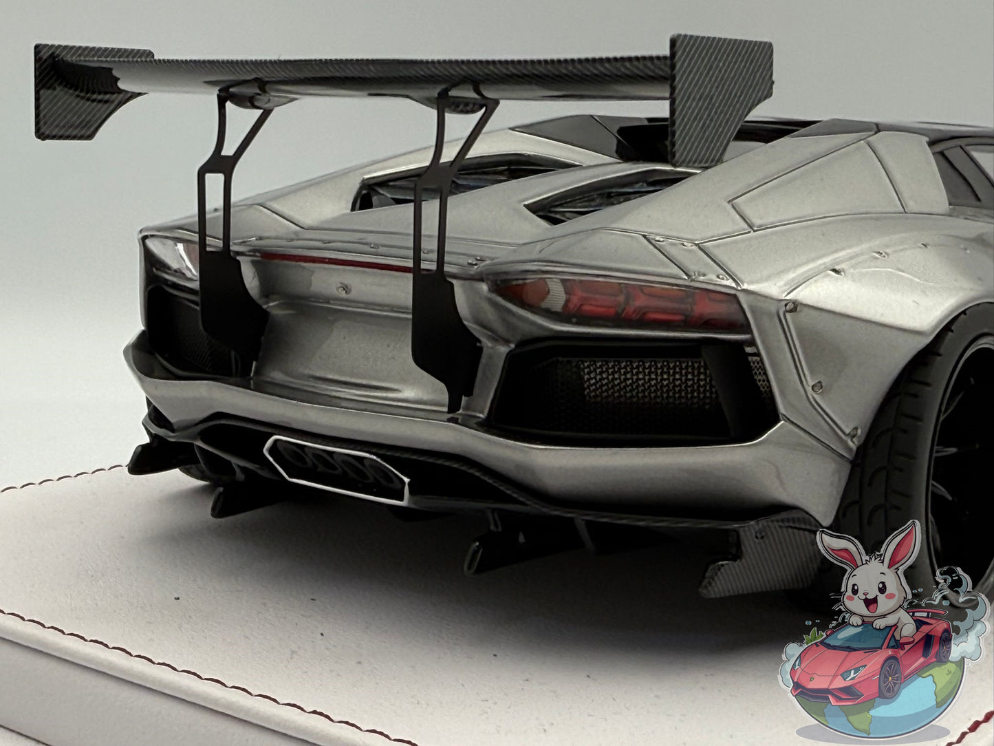 GL Models 1:18 Lamborghini Aventador Roadster LBWK (Silver)