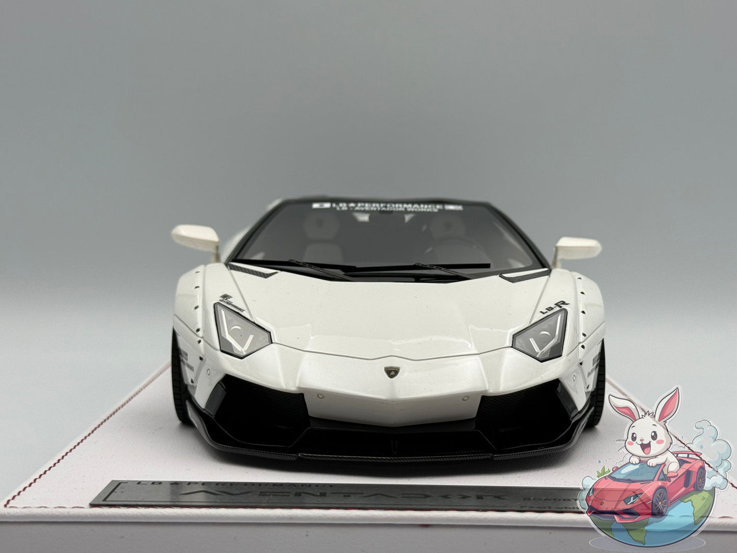 GL Models 1:18 Lamborghini Aventador Roadster LBWK (White)