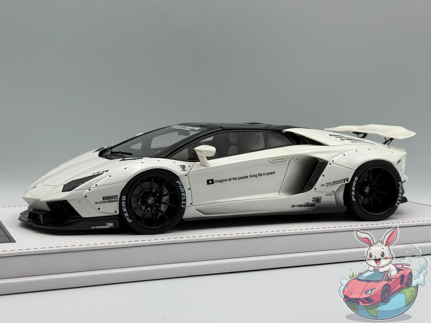 GL Models 1:18 Lamborghini Aventador Roadster LBWK (White)