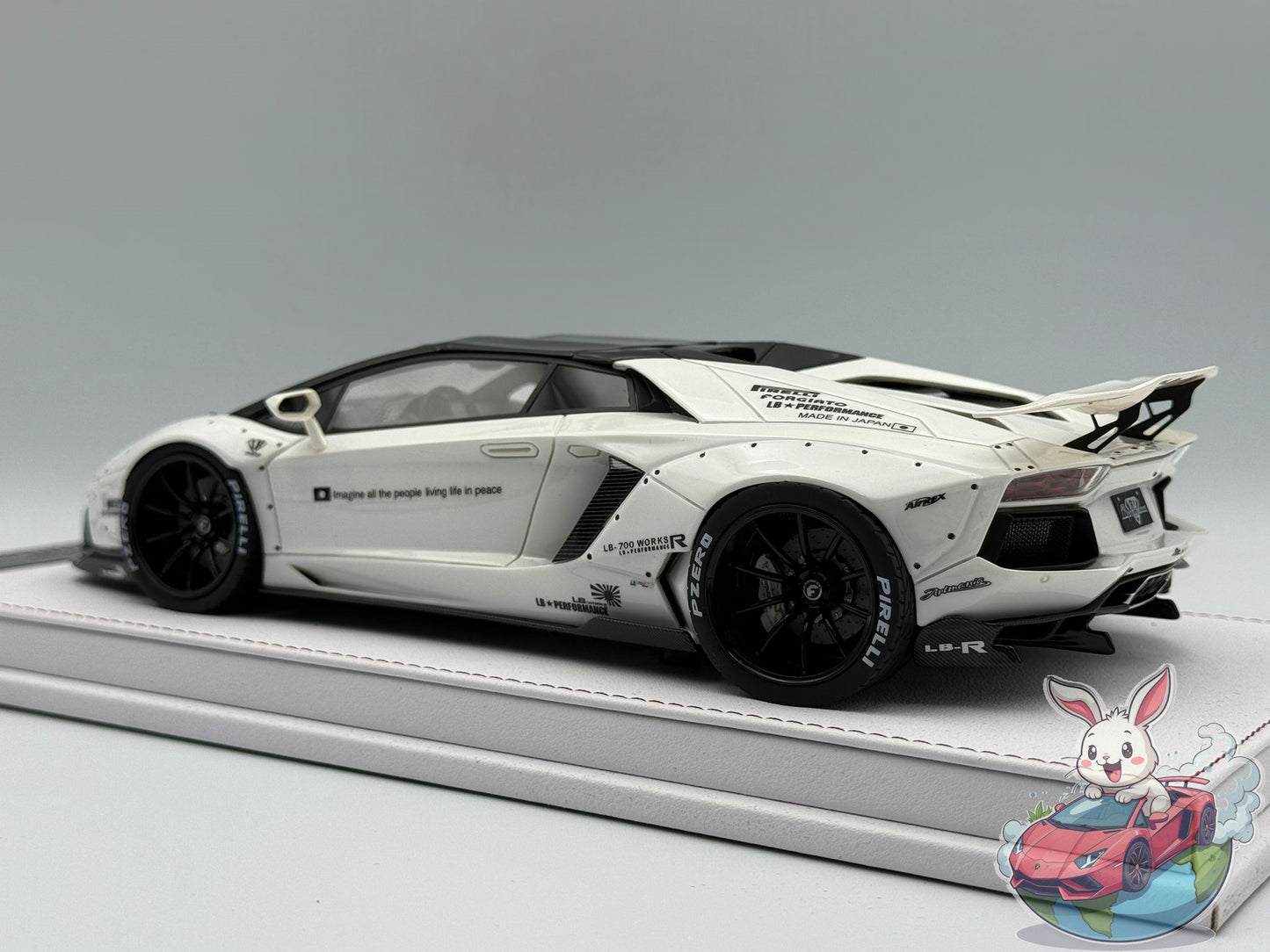 GL Models 1:18 Lamborghini Aventador Roadster LBWK (White)