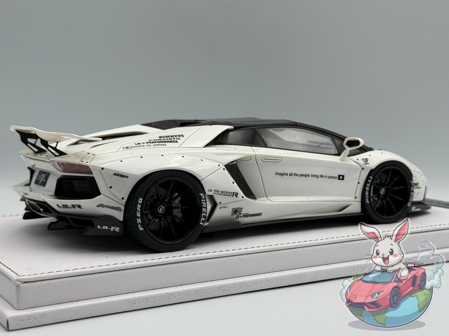 GL Models 1:18 Lamborghini Aventador Roadster LBWK (White)