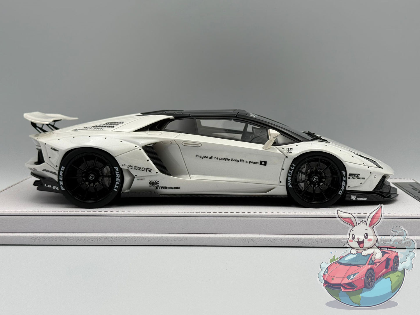 GL Models 1:18 Lamborghini Aventador Roadster LBWK (White)