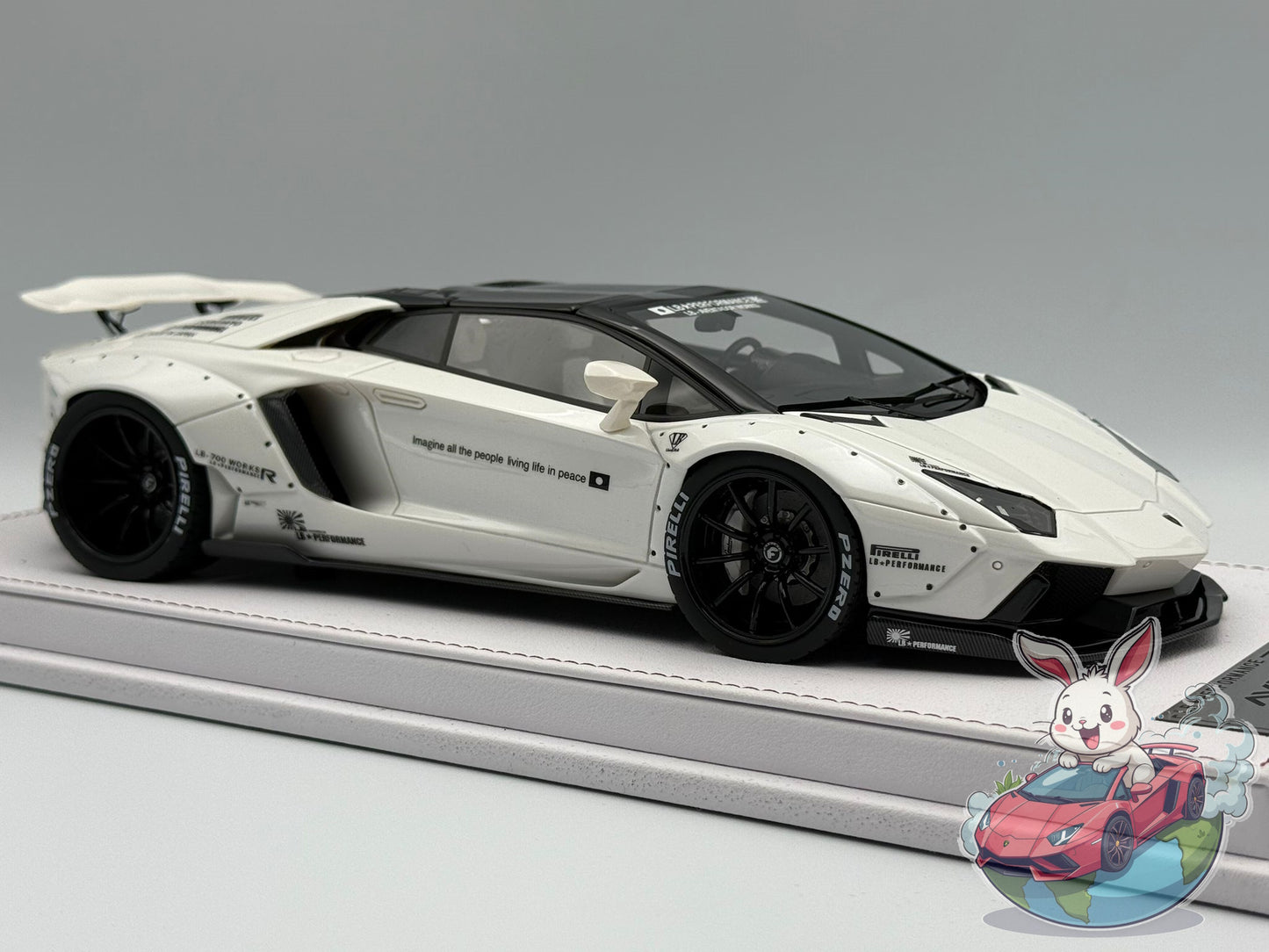 GL Models 1:18 Lamborghini Aventador Roadster LBWK (White)