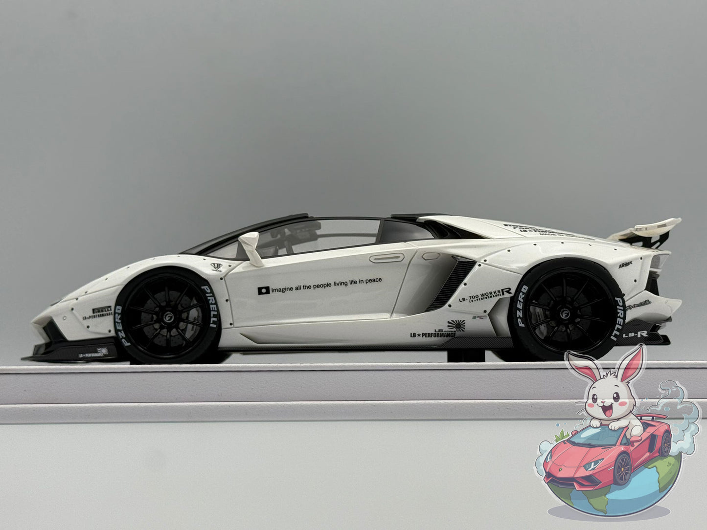 GL Models 1:18 Lamborghini Aventador Roadster LBWK (White)