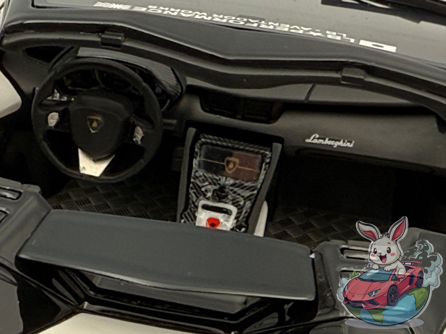 GL Models 1:18 Lamborghini Aventador Roadster LBWK (White)