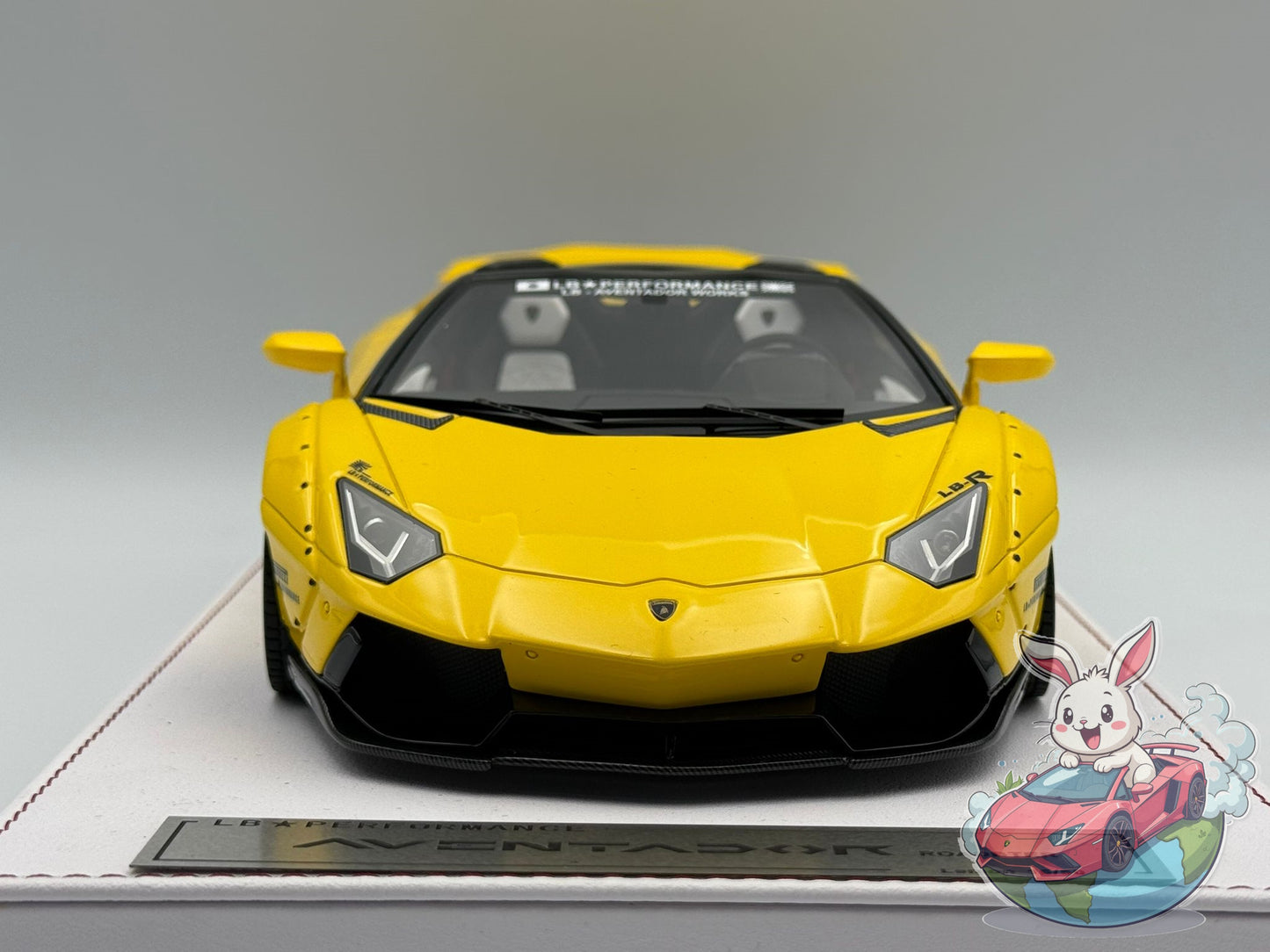GL Models 1:18 Lamborghini Aventador Roadster LBWK (Yellow)