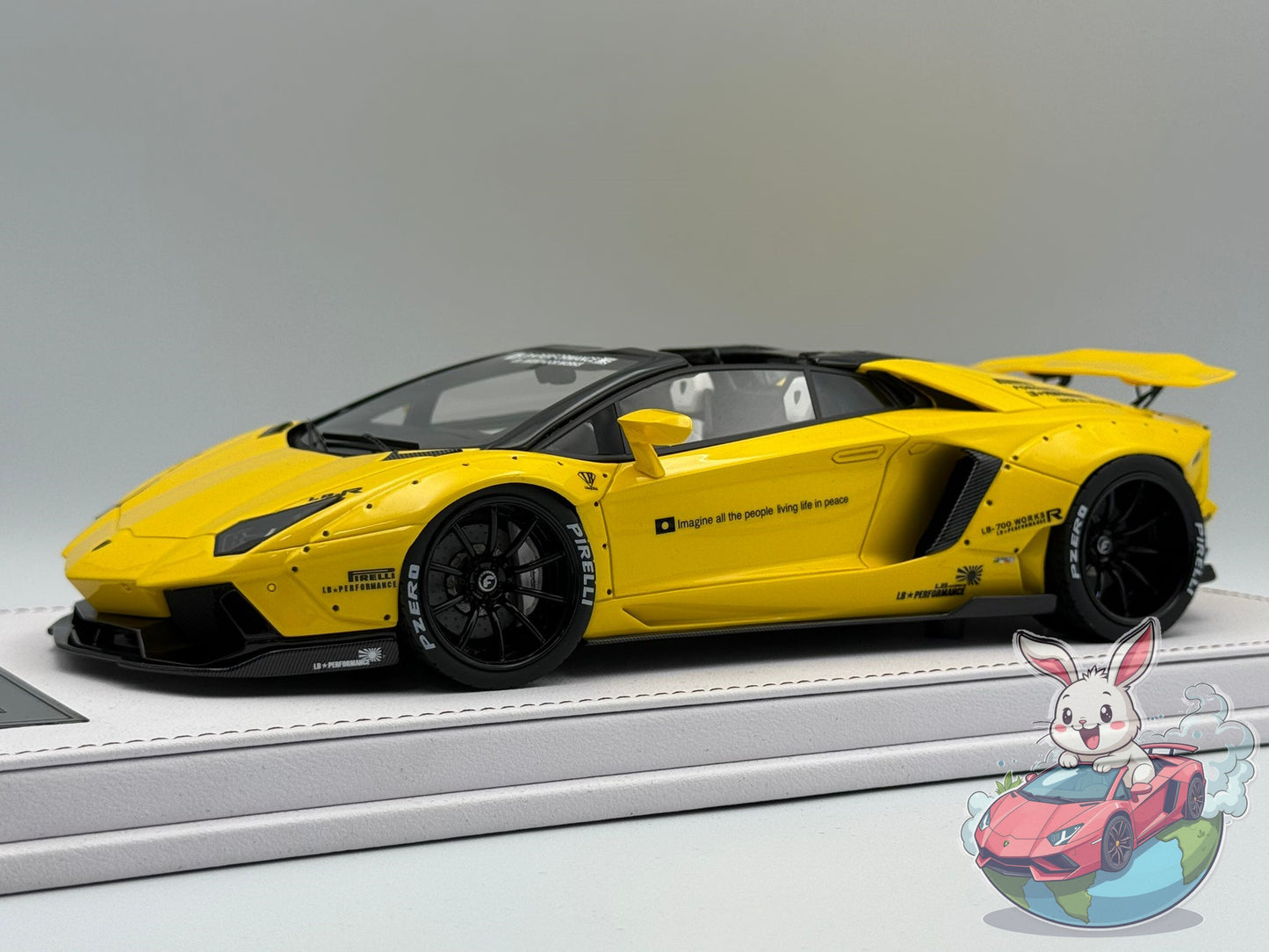 GL Models 1:18 Lamborghini Aventador Roadster LBWK (Yellow)