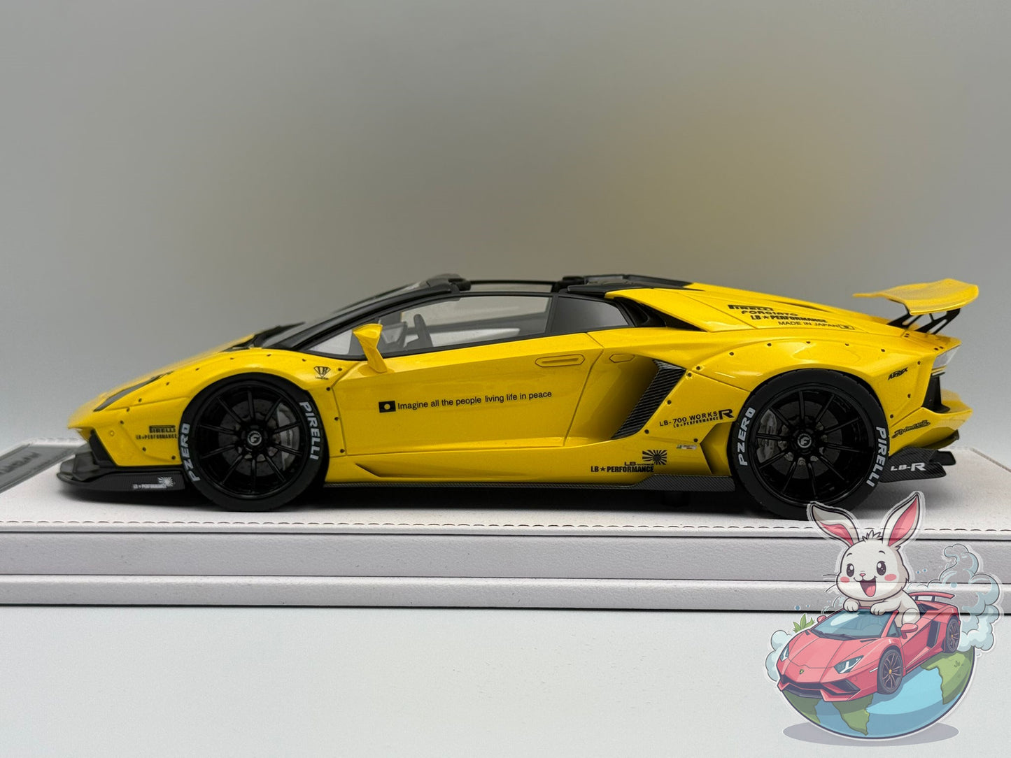 GL Models 1:18 Lamborghini Aventador Roadster LBWK (Yellow)