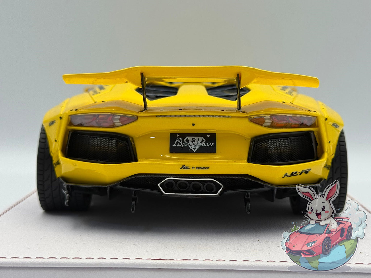 GL Models 1:18 Lamborghini Aventador Roadster LBWK (Yellow)