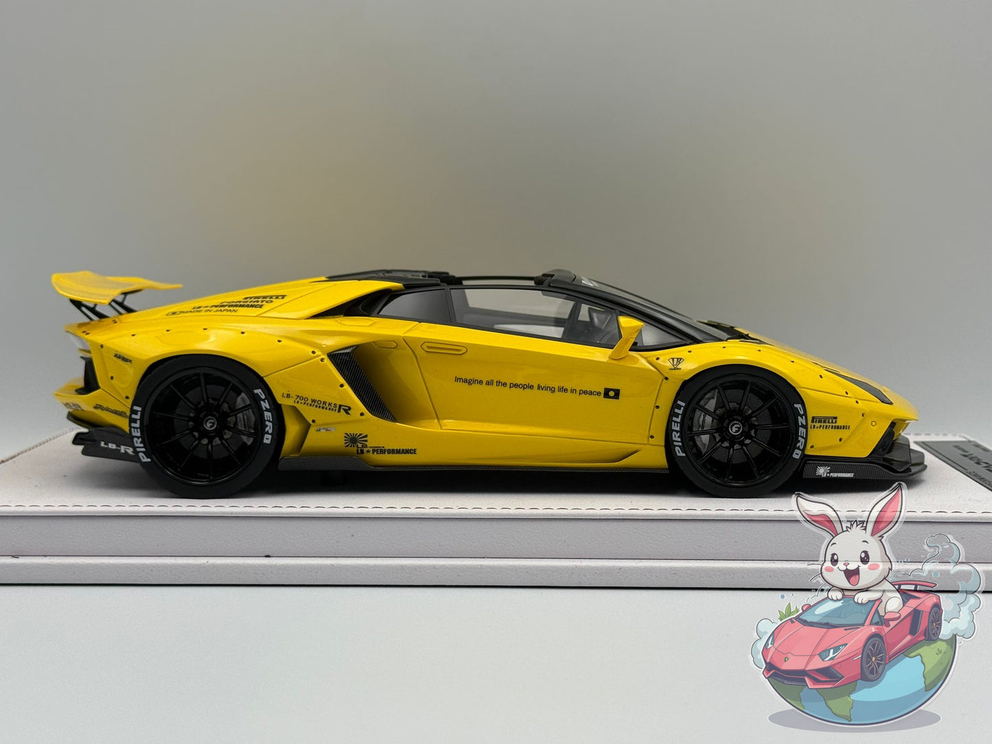 GL Models 1:18 Lamborghini Aventador Roadster LBWK (Yellow)