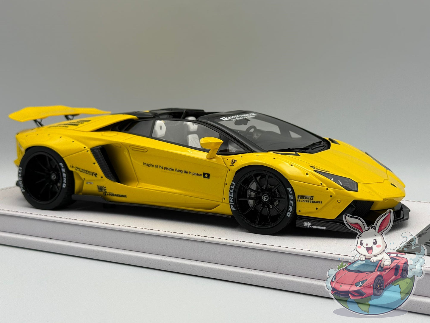 GL Models 1:18 Lamborghini Aventador Roadster LBWK (Yellow)