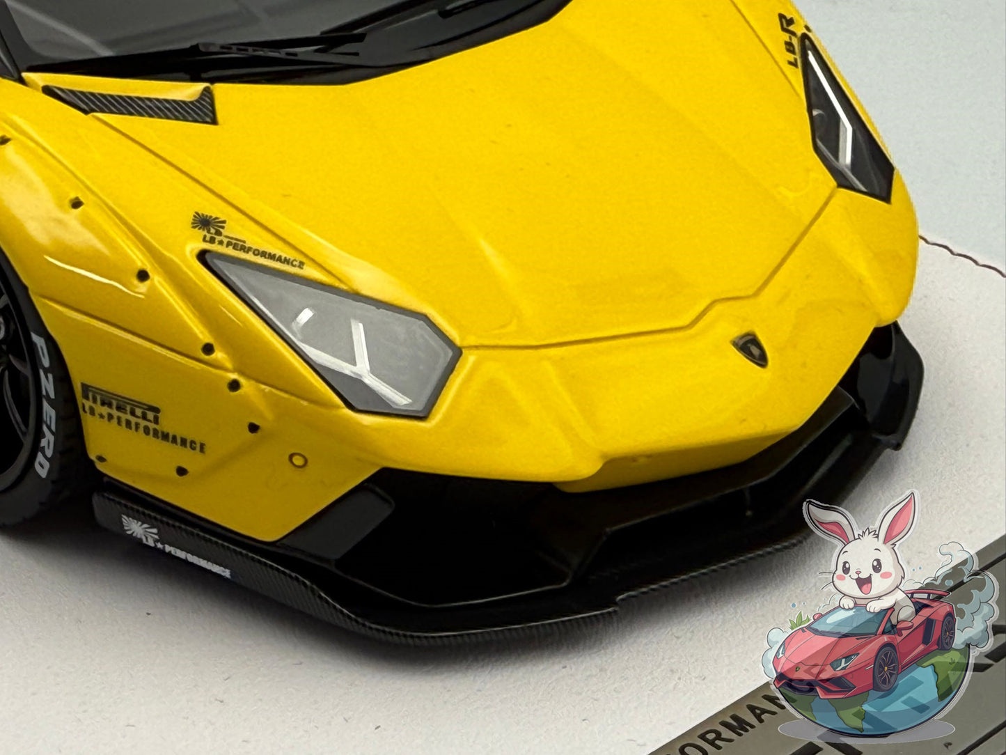 GL Models 1:18 Lamborghini Aventador Roadster LBWK (Yellow)