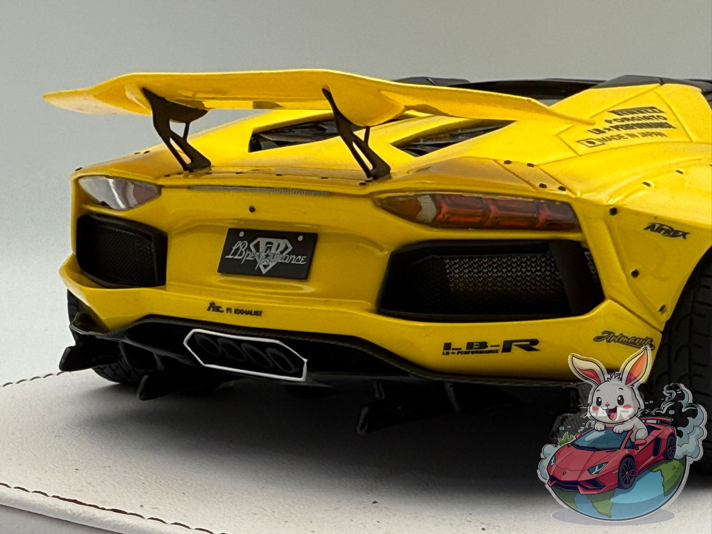 GL Models 1:18 Lamborghini Aventador Roadster LBWK (Yellow)