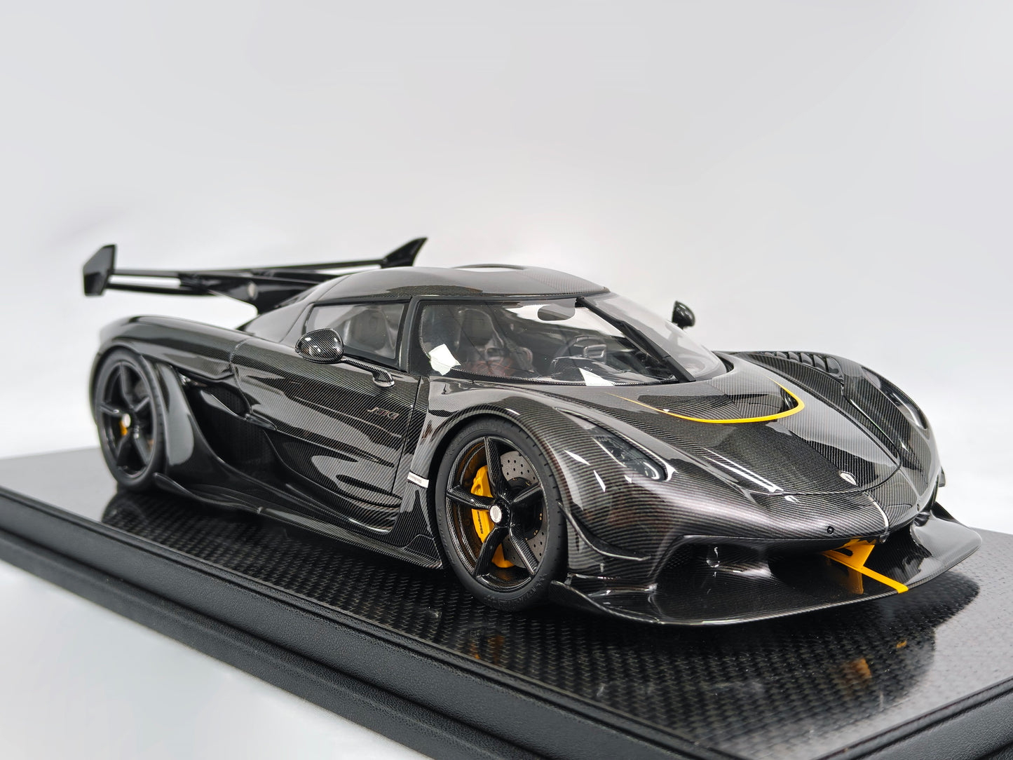 Frontiart 1:18 Koenigsegg Jesko (Clear Carbon Fiber)