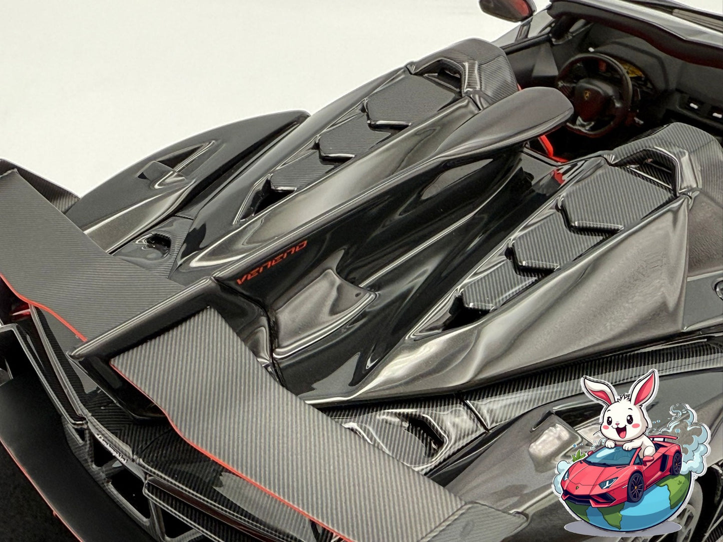 Henson & Heaven 1:18 Lamborghini Veneno Roadster (Diamond Black)