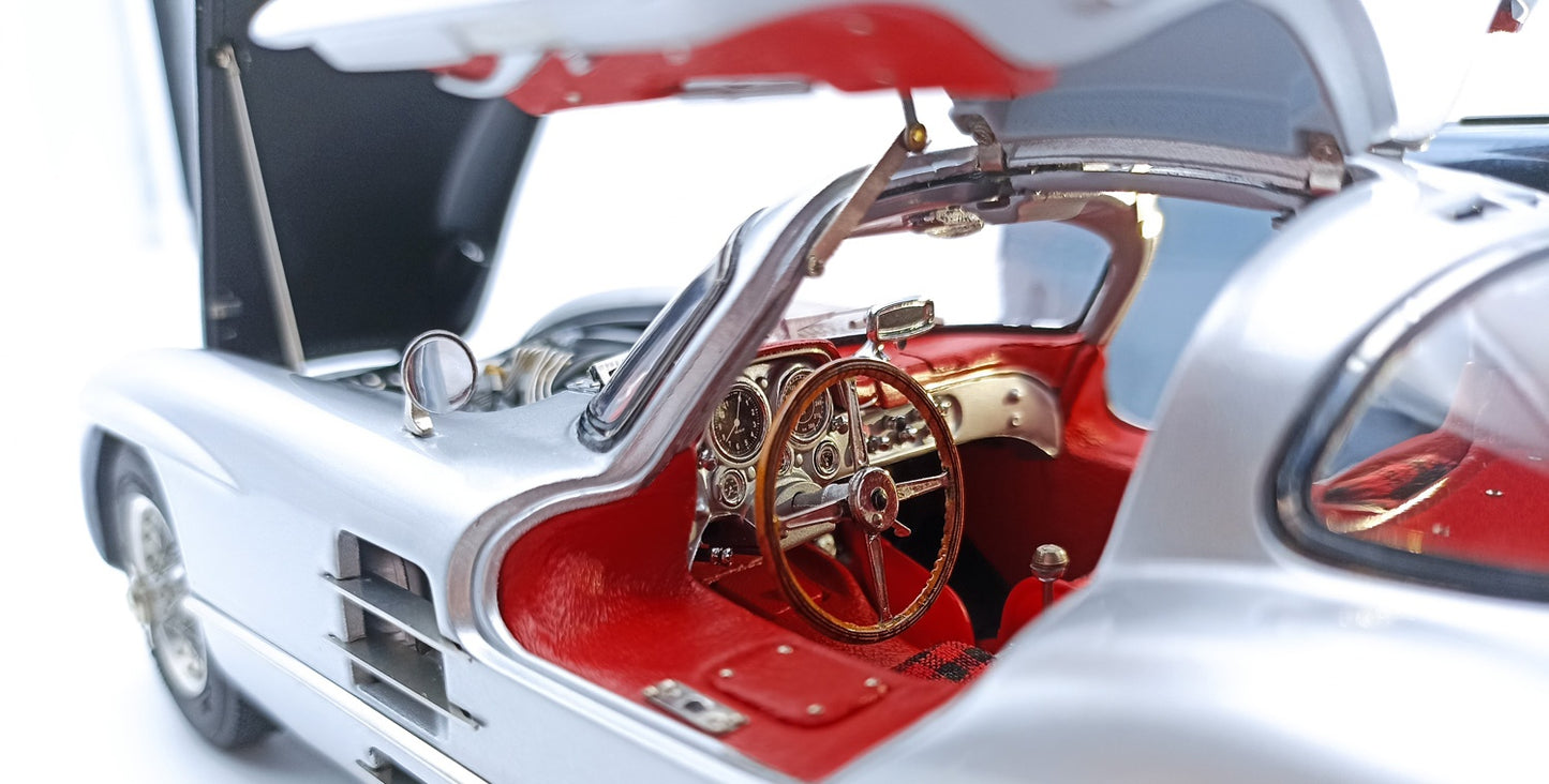 CMC Models 1:18 Mercedes-Benz 300 SLR Coupé, 1955, (Red interior)