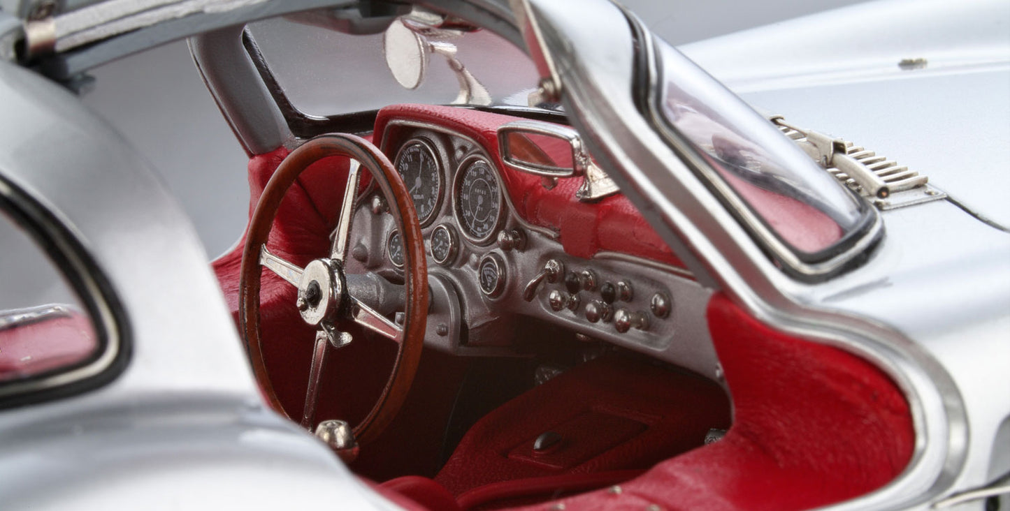 CMC Models 1:18 Mercedes-Benz 300 SLR Coupé, 1955, (Red interior)