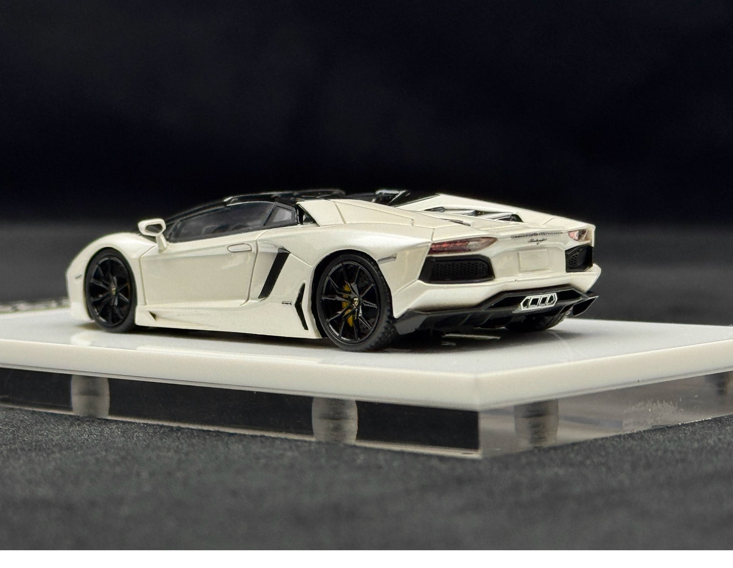 Cars' Lounge 1:64 Lamborghini Aventador LP700-4 (Balloon White)