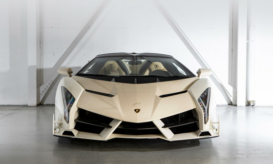 PREORDER HH Model 1:18 Lamborghini Veneno Roadster (Ivory White)