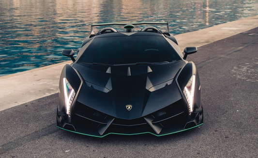 PREORDER HH Model 1:18 Lamborghini Veneno Roadster (Macau Show - Matte Black/Green)