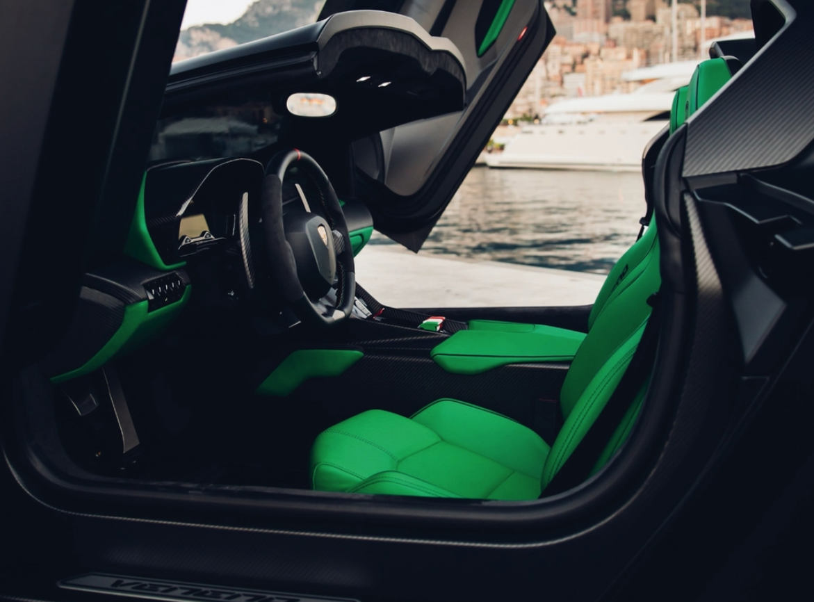 PREORDER HH Model 1:18 Lamborghini Veneno Roadster (Macau Show - Matte Black/Green)