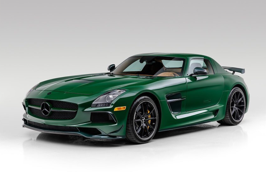 PREORDER HH Model 1:18 Mercedes-Benz SLS AMG Black Series (Irish Green)