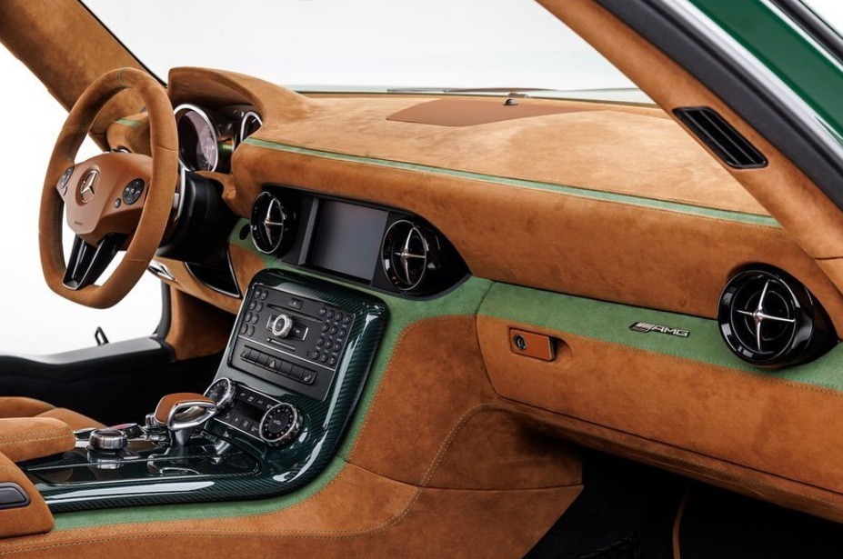 PREORDER HH Model 1:18 Mercedes-Benz SLS AMG Black Series (Irish Green)