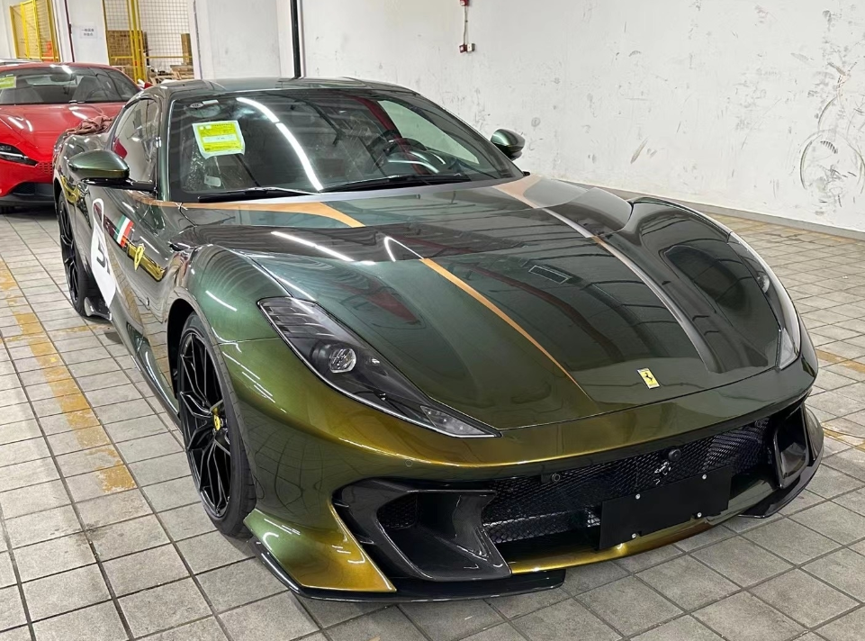 PREORDER Henson & Heaven 1:18 Ferrari 812 Competizione (Verde Volterra)