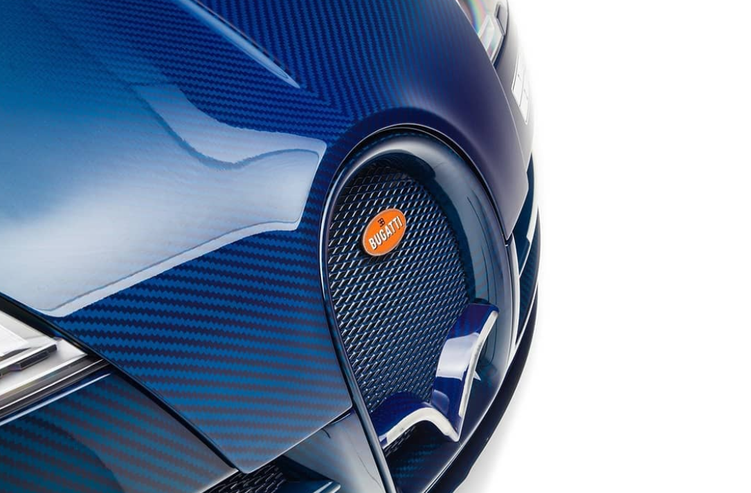 PREORDER VMB x Miniature Planet 1:18 Bugatti Veyron MANSORY Vivere (Blue Carbon)