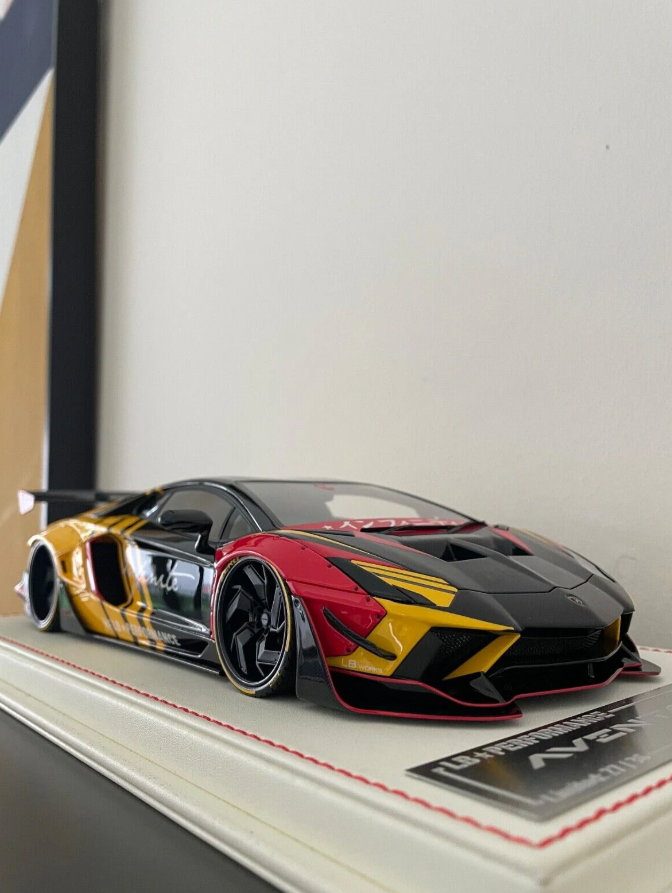 D&G 1:18 Lamborghini Aventador 2.0 LBWK (Infinite)