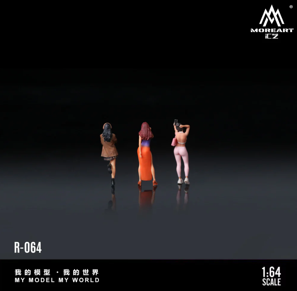 MoreArt 1:64 Beautiful and Charming Doll Set