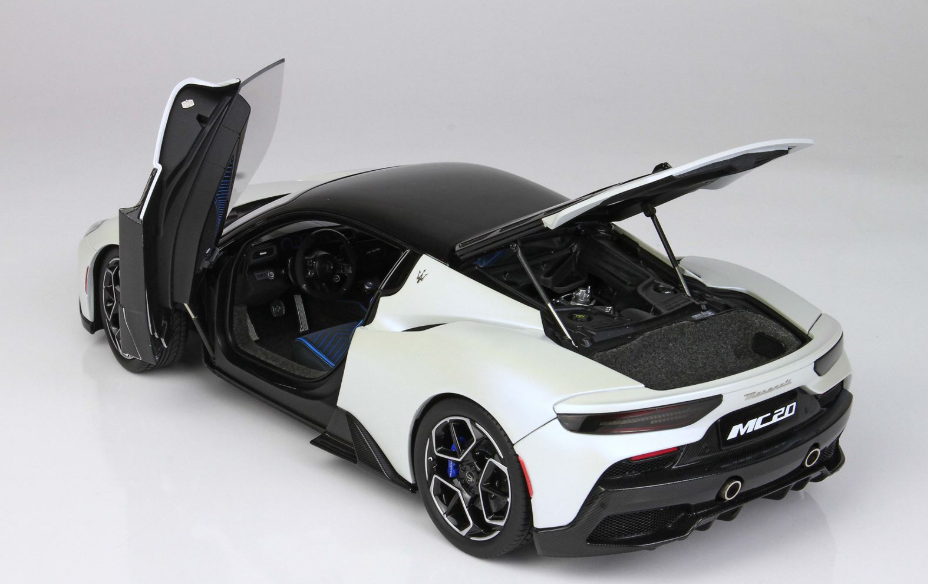 BBR 1:18 Maserati MC20 'OPEN/CLOSE' White Audace black roof