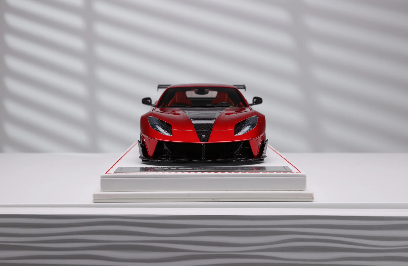 Davis & Giovanni 1:18 Ferrari 812 Mansory Stallone (Rosso F1)