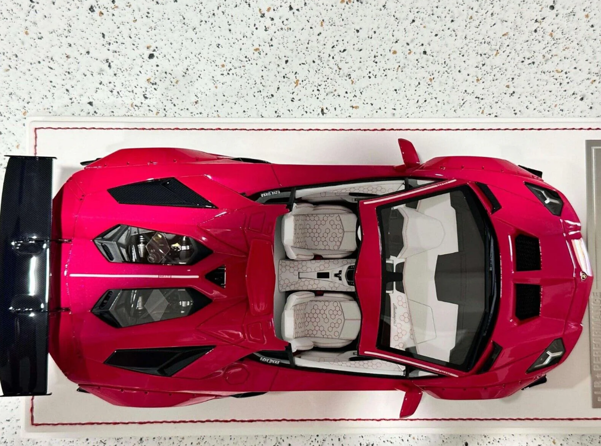 Davis & Giovanni 1:18 Lamborghini Aventador Roadster LBWK 'Stradman'