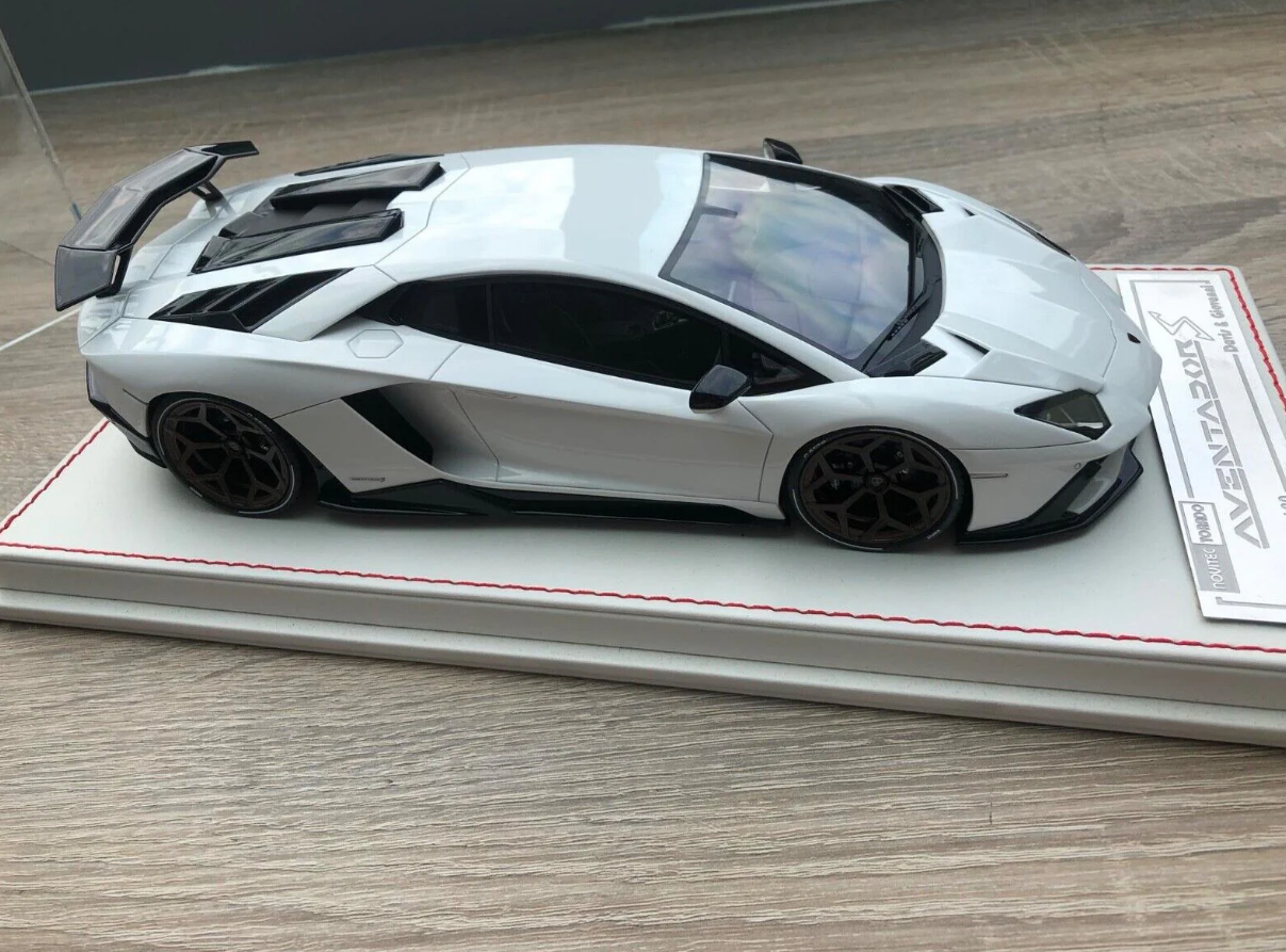 Davis & Giovanni 1:18 Lamborghini Aventador S Novitec Torado (White)