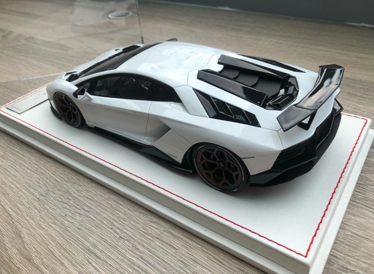 Davis & Giovanni 1:18 Lamborghini Aventador S Novitec Torado (White)