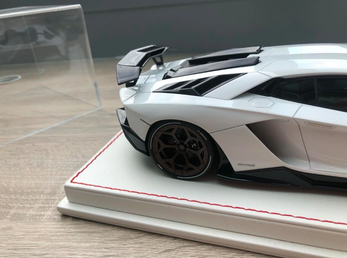 Davis & Giovanni 1:18 Lamborghini Aventador S Novitec Torado (White)