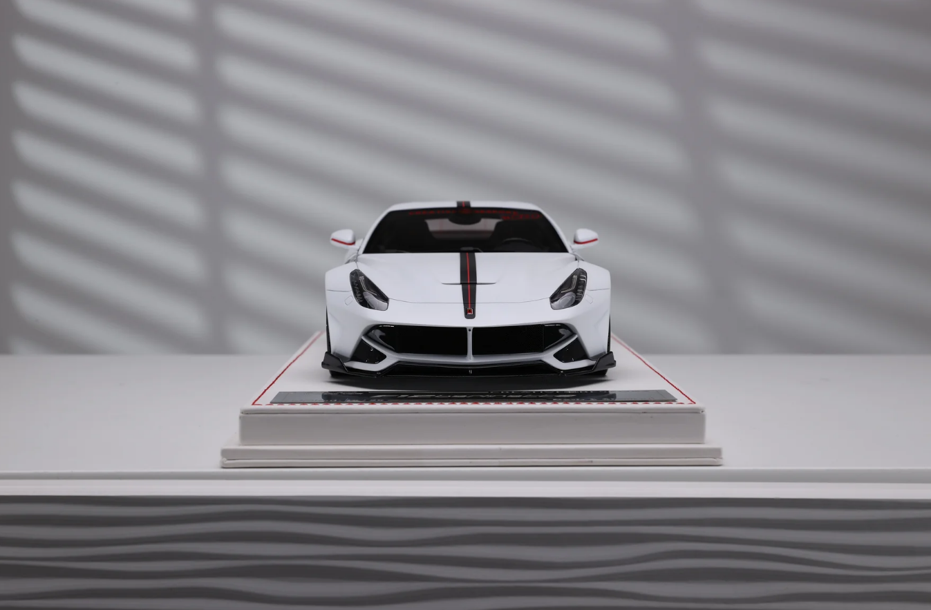 Davis & Giovanni 1:18 Ferrari F12 Berlinetta SVR (Pearl White)