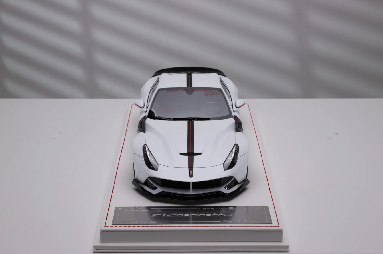 Davis & Giovanni 1:18 Ferrari F12 Berlinetta SVR (Pearl White)