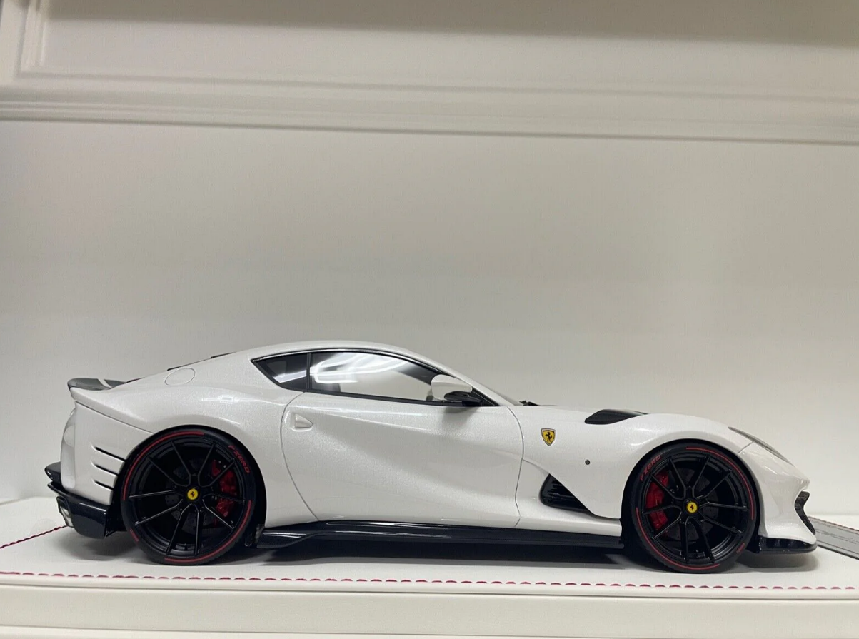 Davis & Giovanni 1:18 Ferrari 812 Competizione Novitec Rosso (White)