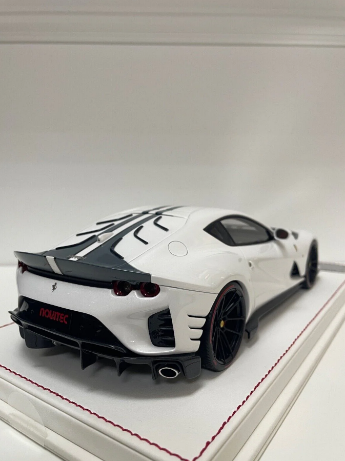 Davis & Giovanni 1:18 Ferrari 812 Competizione Novitec Rosso (White)